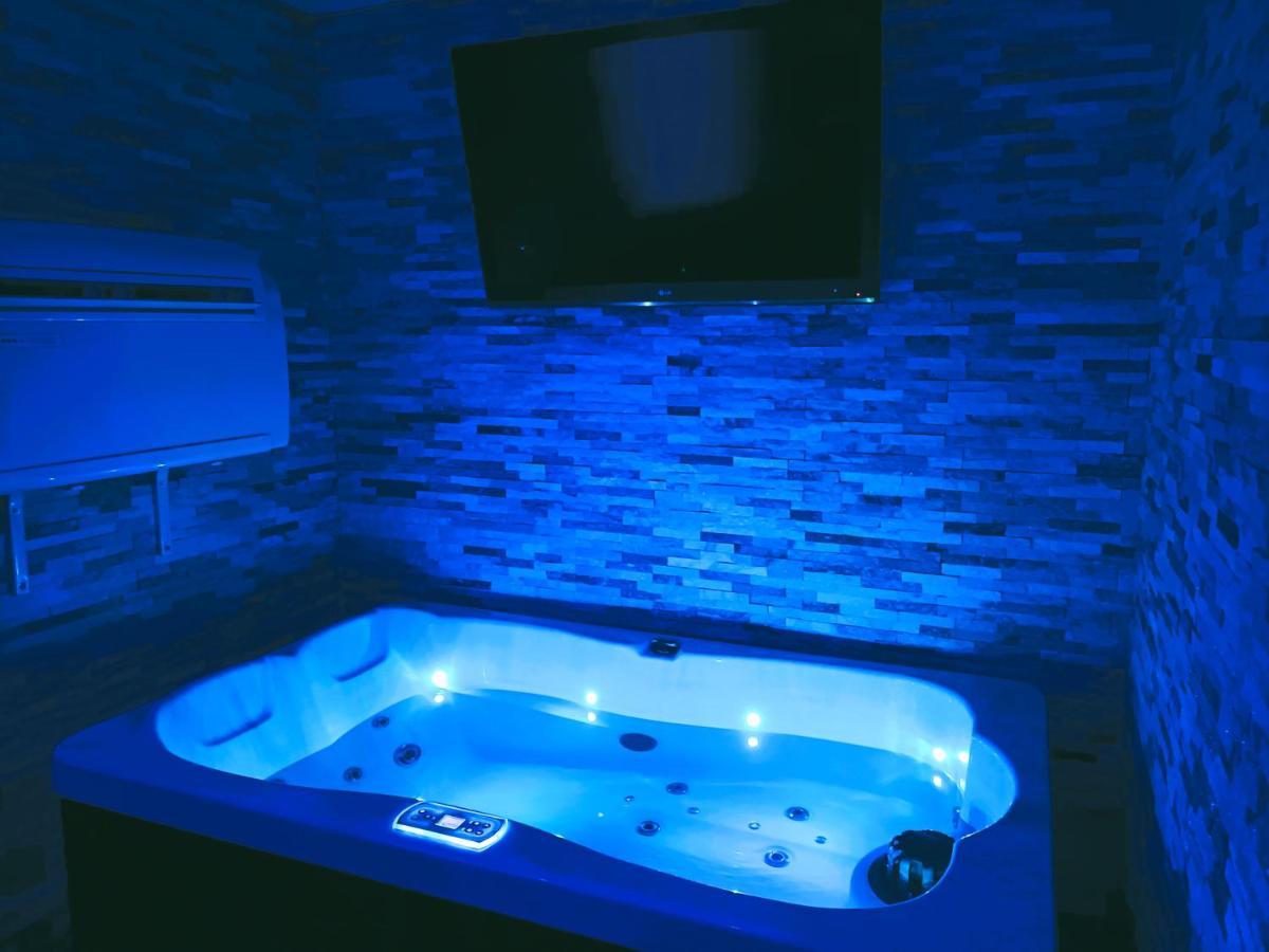 Studette Avec Spa & Jacuzzi Sète Exteriör bild